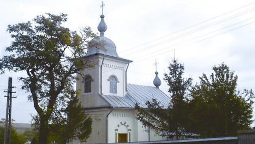 Biserica - vedere exterioară
